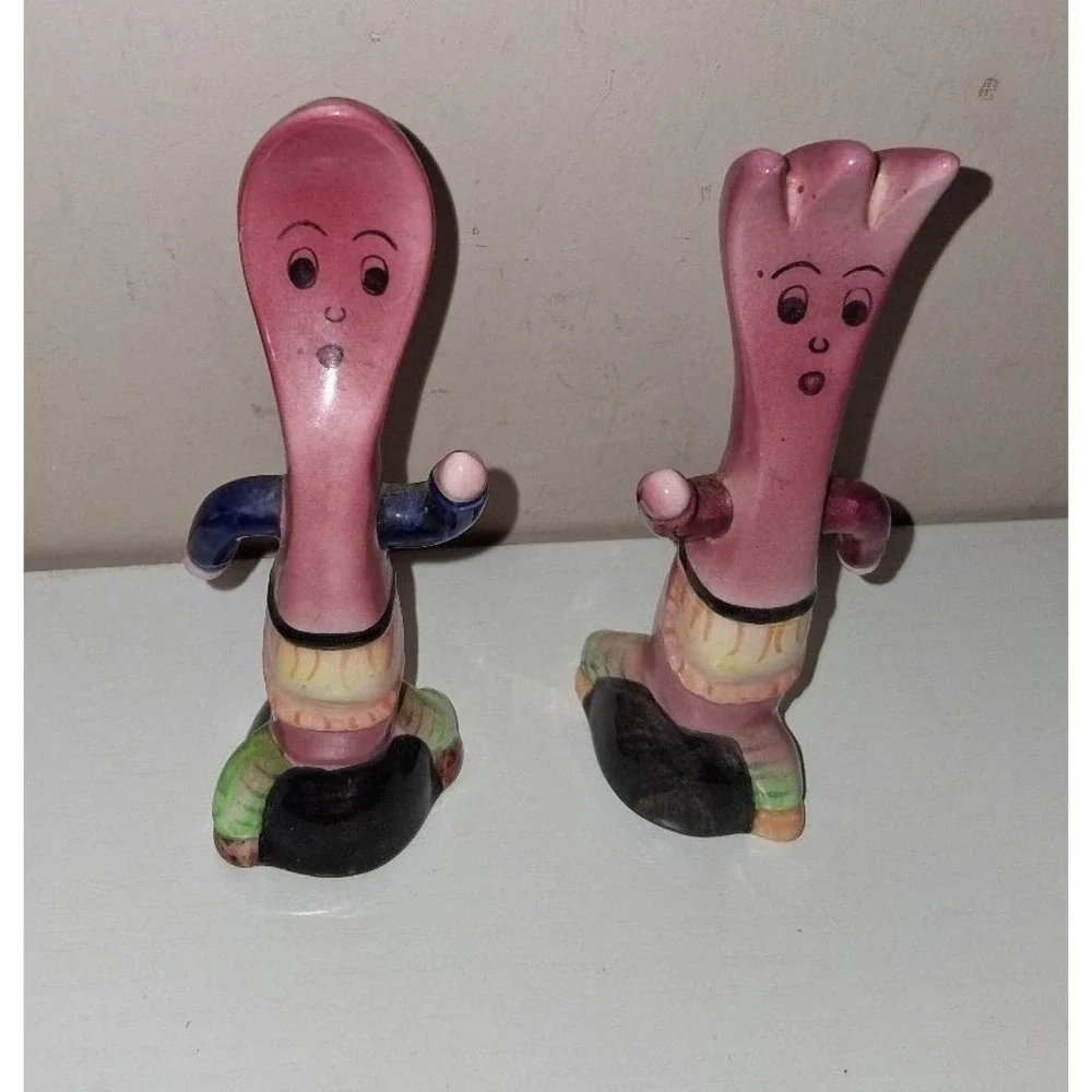 Vintage Anthropomorphic Spoon Fork Salt Pepper Shakers Pink Ceramic Japan Kitsch